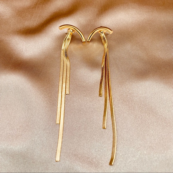 Minimalist 18K Yellow Gold Dangle Flat Tassel Jacket Earrings - Picture 7 of 15